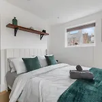 Portnall Retreat - Beautiful & Bright - Close To Central Ldn