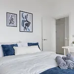 Portnall Retreat - Beautiful & Bright - Close To Central Ldn
