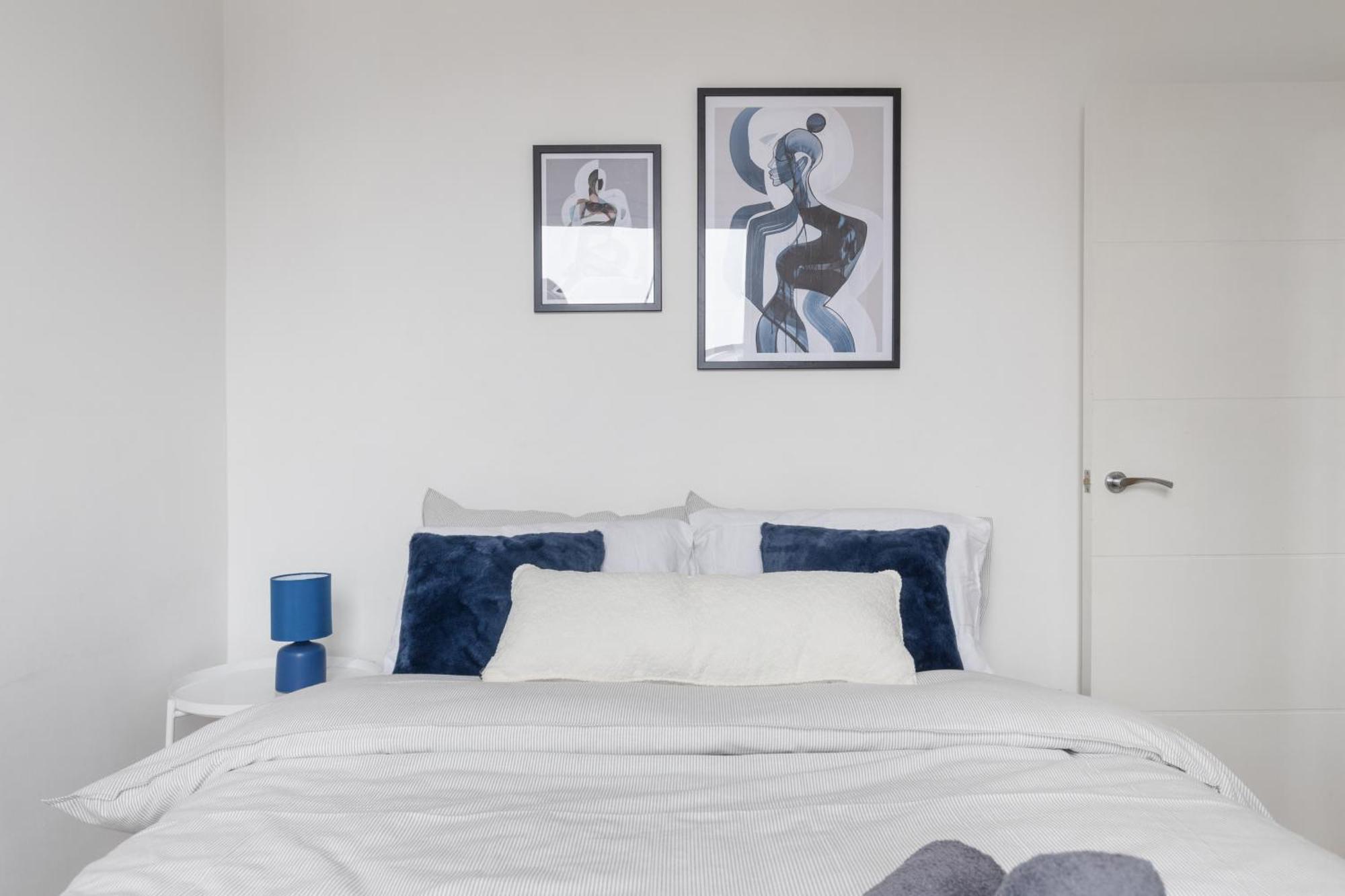 Portnall Retreat - Beautiful & Bright - Close To Ldn Londra